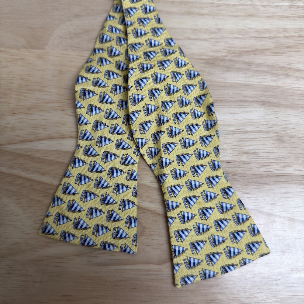 Vineyard Vines 100% Silk Bow Tie Adjustable Yellow Nautical Sailboat Preppy